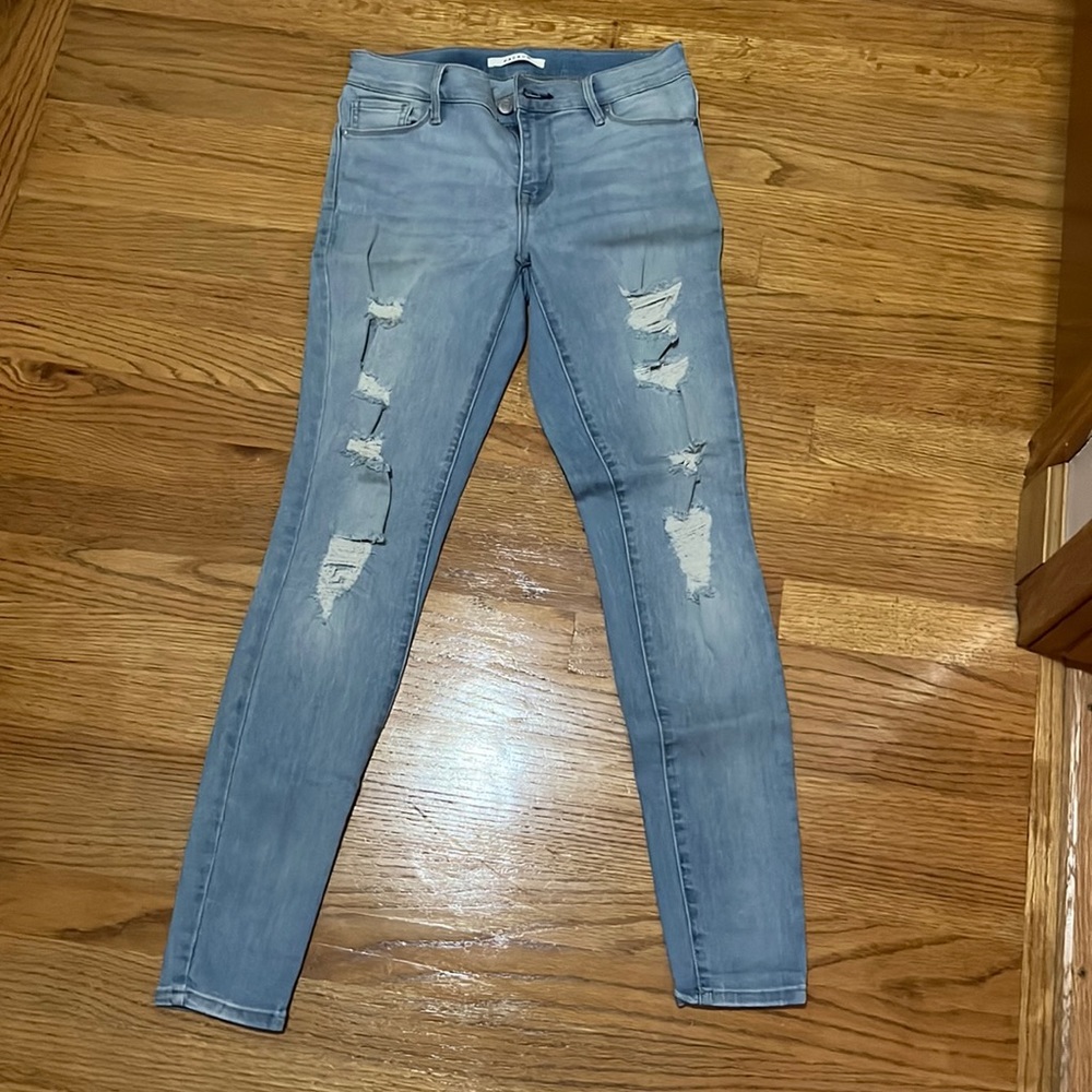 Perfect fit jegging with rips
